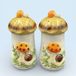 Merry Mushroom Salt and Pepper Shakers Japan Vintage 70s Sears Roebuck Co